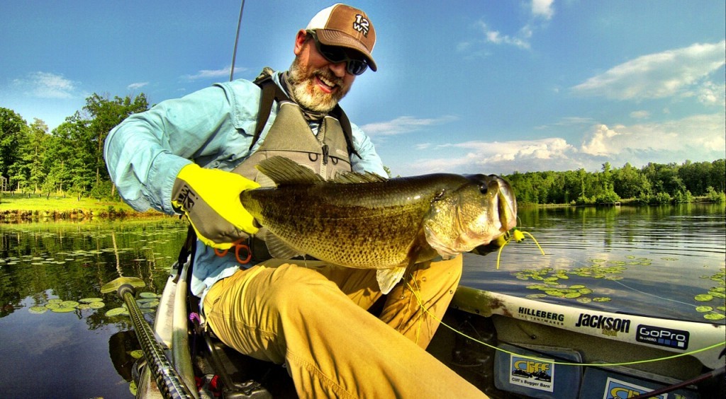 best lure for fishing in lily pads DRAGONFLY Topwater Hover Dragon HOVER-LURE Toad Tackle After extensive research and development Bass Fishing in Lily Pads