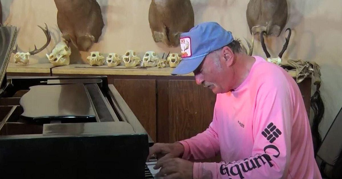 Video: Roger Raglin Is an Accomplished Pianist? | Grand View Outdoors