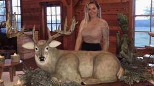 Big buck wedding cake 1