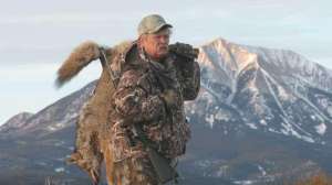 CH219 LP Brezny and coyote after calling setup copyright Mark Kayser 181004 084522