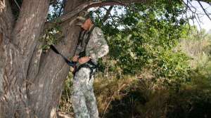 GVMG jbauserman Jace getting ready to hang treestand wiht HHS Vest 181003 155945