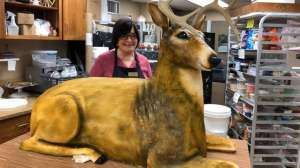 Lifelike Wedding Cake