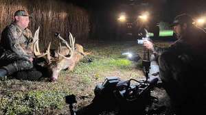Thome nighttime pic big buck