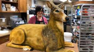 Whitetail wedding cake beauty