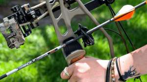 Cropped Easton AXIS SPT PR Photo min