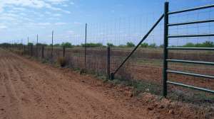 Fence construction 719