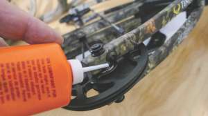 Oil crossbow maintenance