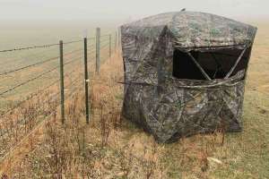 Ol Man Bounty Hunter 270 tied to fence post