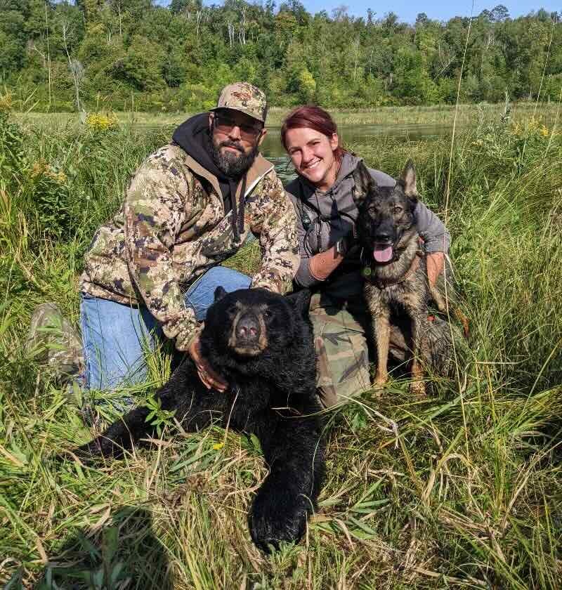 Web Tom Juliet and Stern with black bear