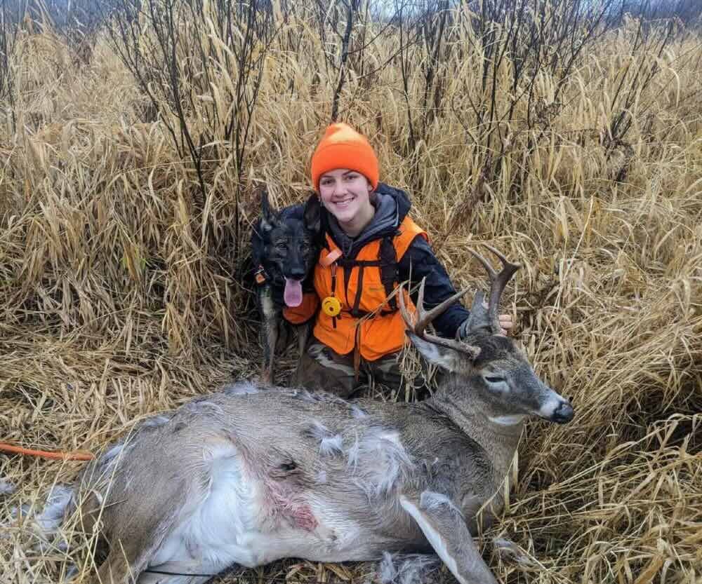 Web lead pic option 2 Juliet and Stern with deer